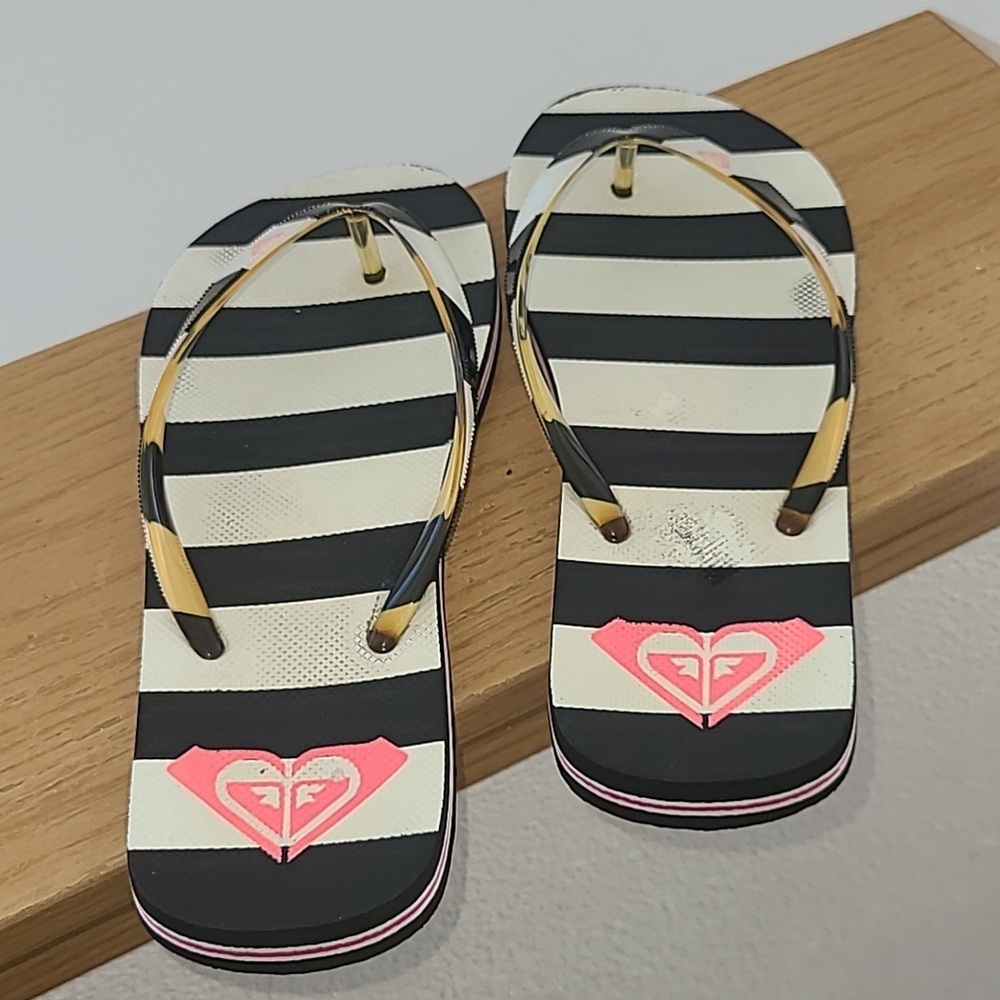 Roxy Black and White Striped Sandals - Picture 2 of 7